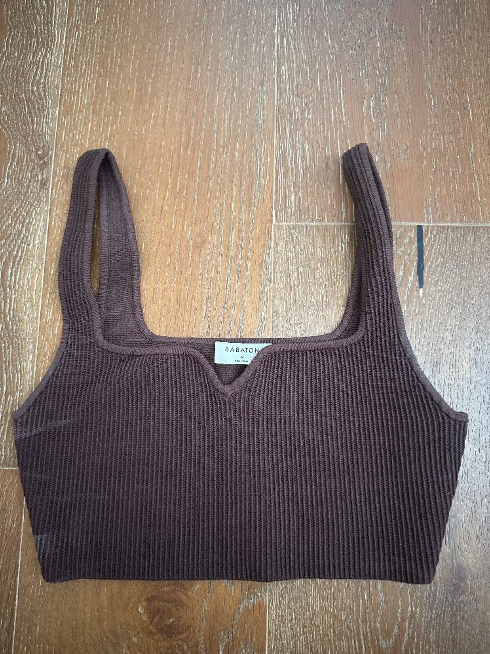Aritzia: Babaton Ribbed Crop Top